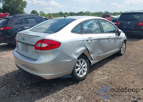 2013 Ford Fiesta Se z USA, uszkodzony, nr VIN 3FADP4BJ0DM153223